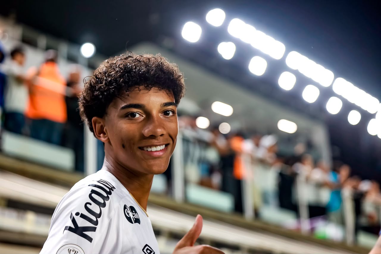 Robinho Jr. — press photo 3